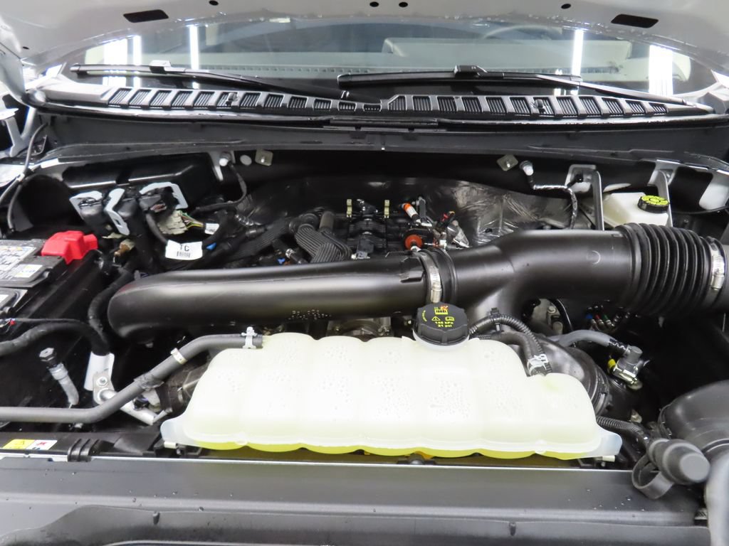 Used 2025 Ford Expedition Platinum w/ Platinum Ultimate Package AWD/4WD image 28