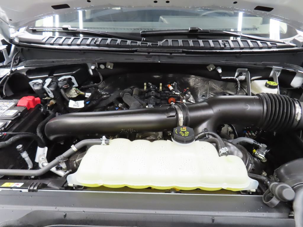 Used 2025 Ford Expedition Platinum w/ Platinum Ultimate Package AWD/4WD image 28