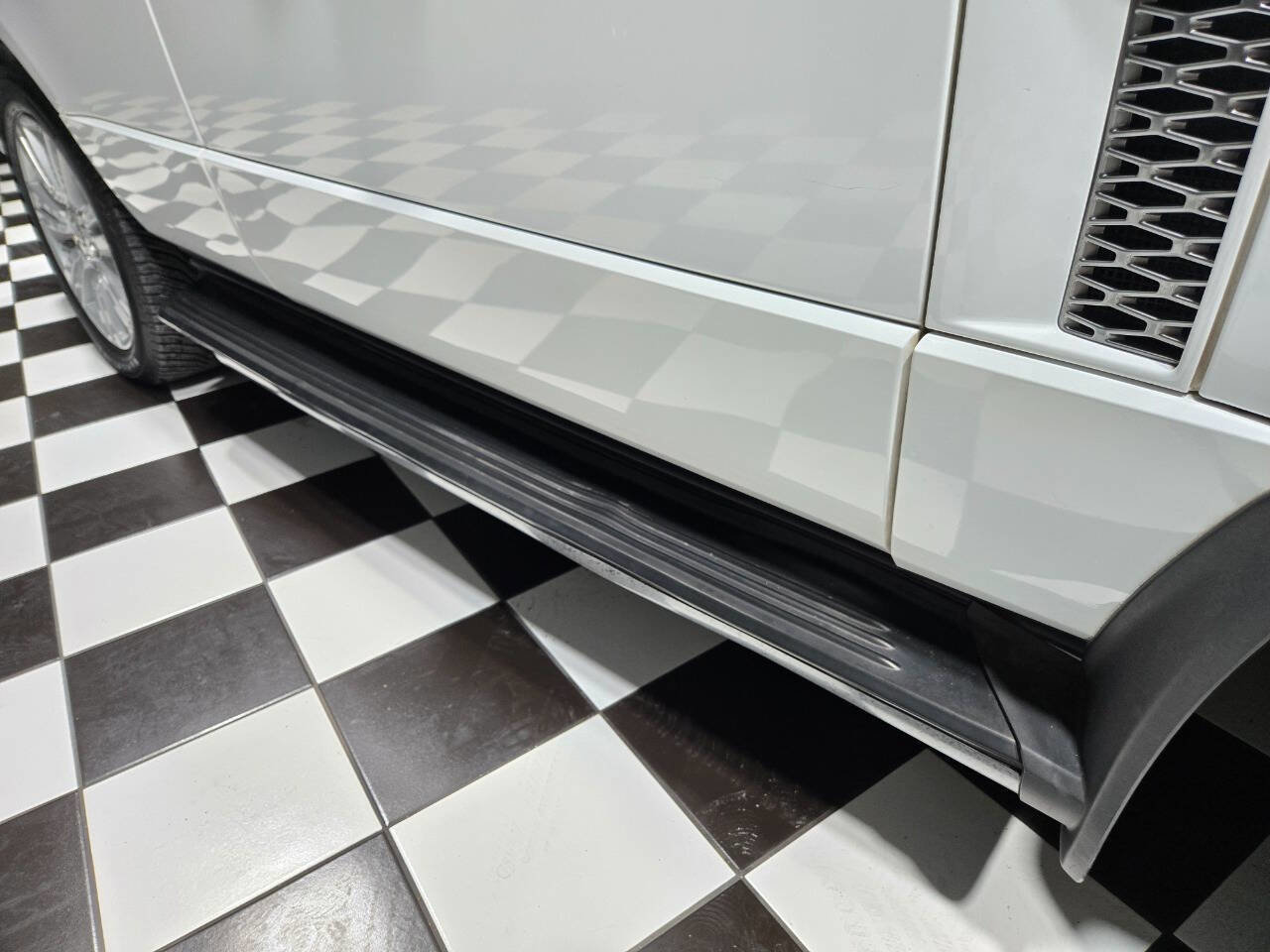 Used 2012 Land Rover Range Rover HSE LUX image 29