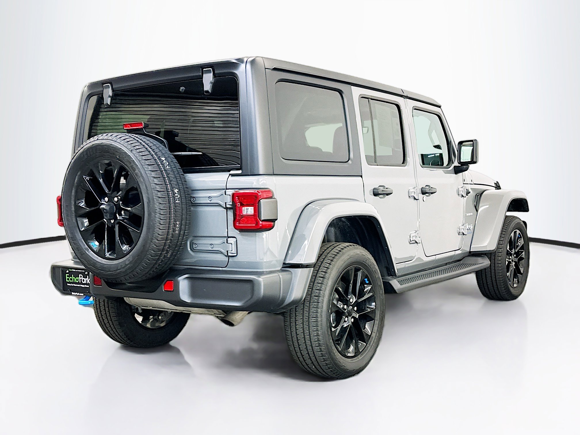 Used 2023 Jeep Wrangler Sahara image 9
