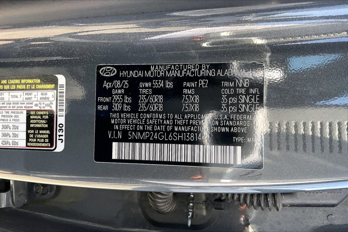 Used 2025 Hyundai Santa Fe SEL FWD image 33
