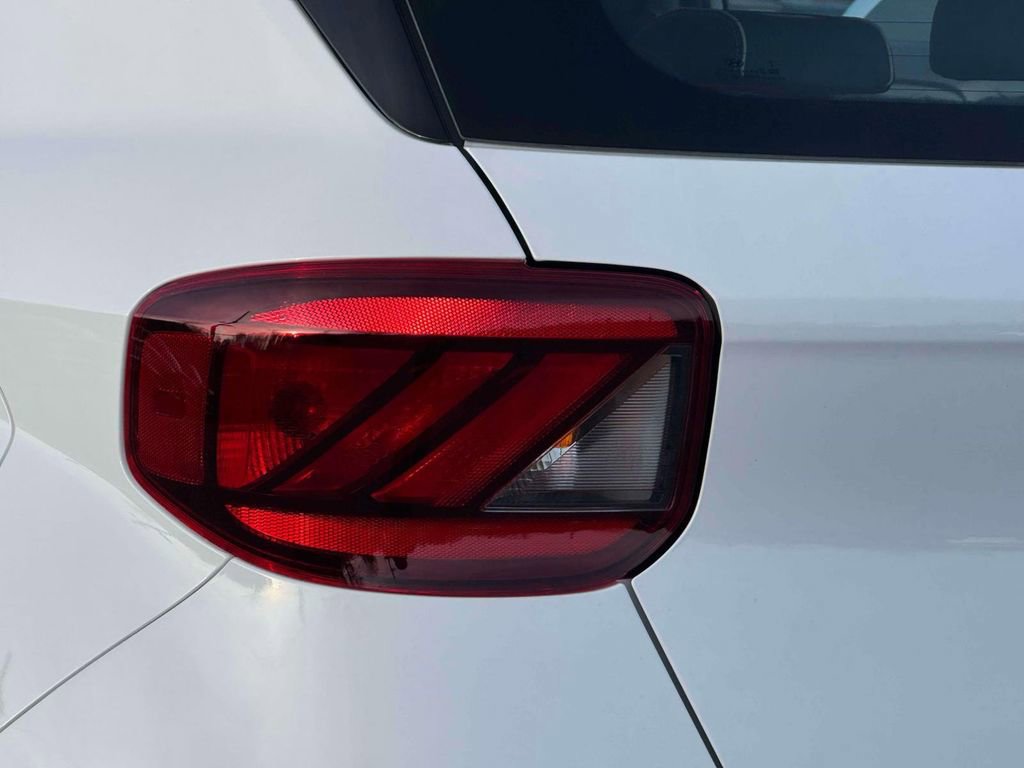 New 2026 Hyundai Venue SEL FWD image 8