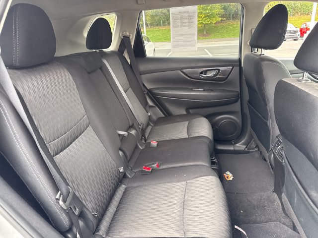 Used 2020 Nissan Rogue SV w/ Premium Package FWD image 14