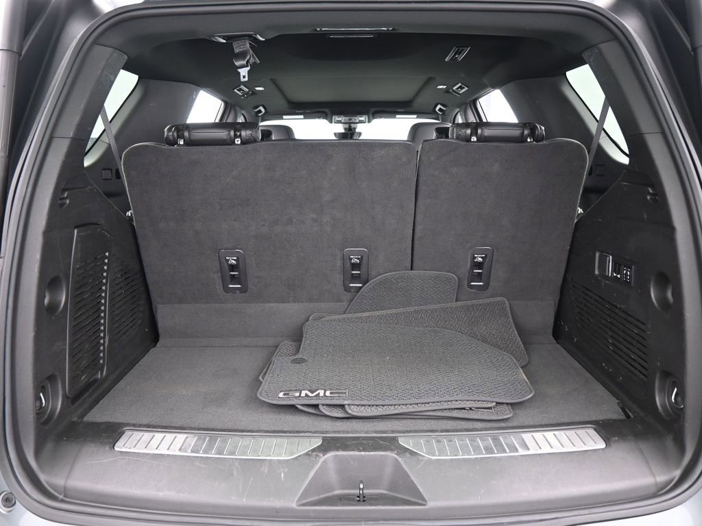 Used 2022 GMC Yukon Denali w/ Denali Premium Package image 44