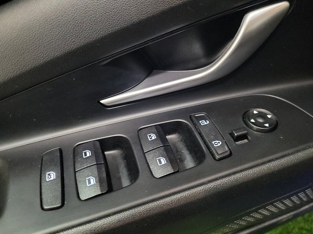 Used 2023 Hyundai Elantra SEL w/ Convenience Package FWD image 27