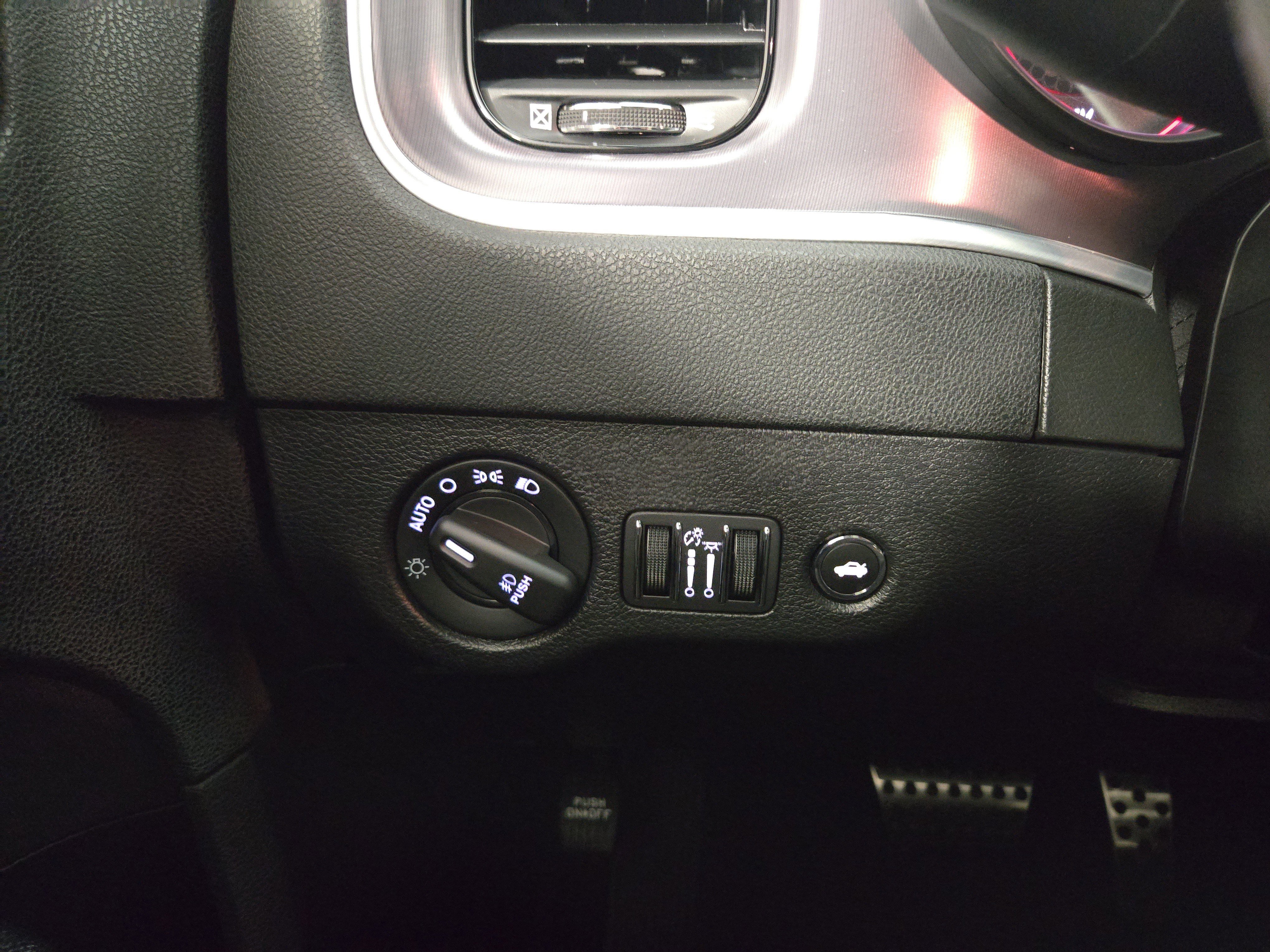 Used 2019 Dodge Charger R/T w/ Blacktop Package RWD image 26
