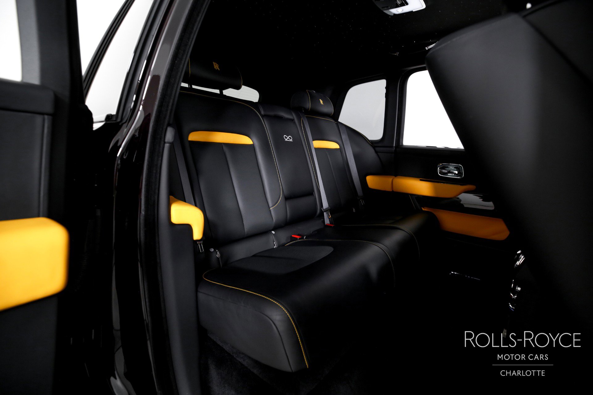 Certified 2023 Rolls-Royce Cullinan Black Badge w/ Driver's Package AWD/4WD image 28