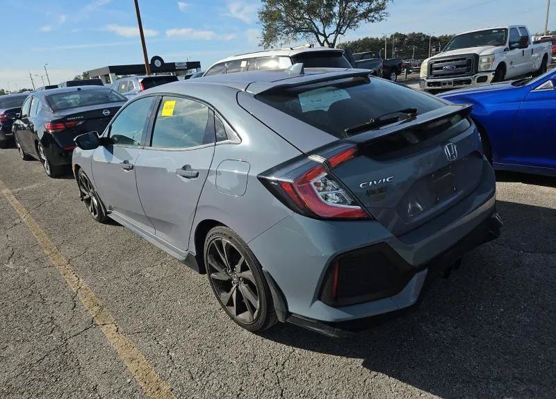 Used 2019 Honda Civic Sport Touring image 2