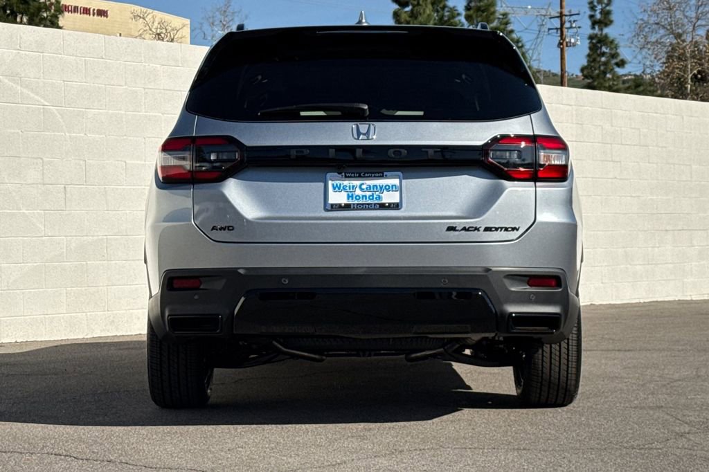 New 2026 Honda Pilot Black Edition image 5
