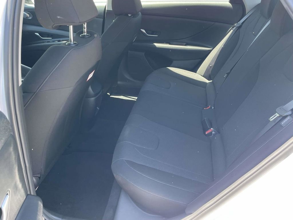 Certified 2026 Hyundai Elantra SE FWD image 10