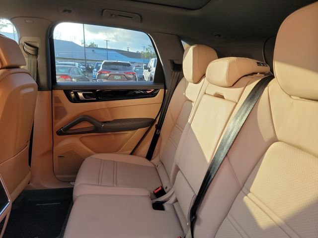 Used 2021 Porsche Cayenne S image 24