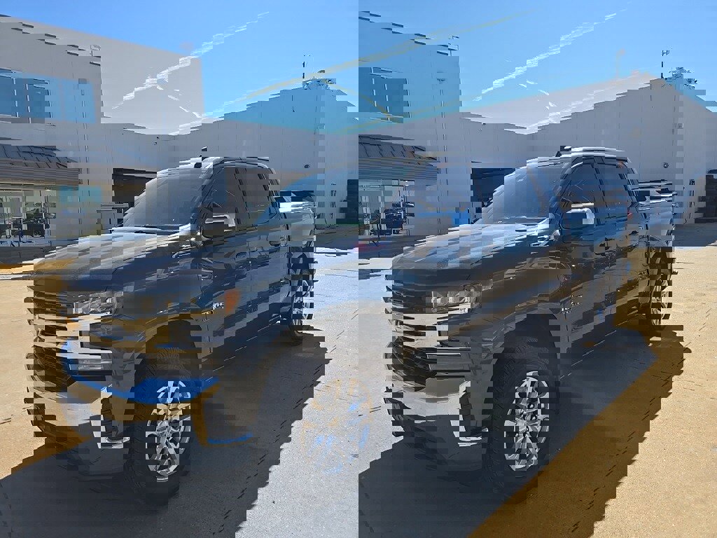 Used 2020 Chevrolet Silverado 1500 LT w/ Texas Edition image 3