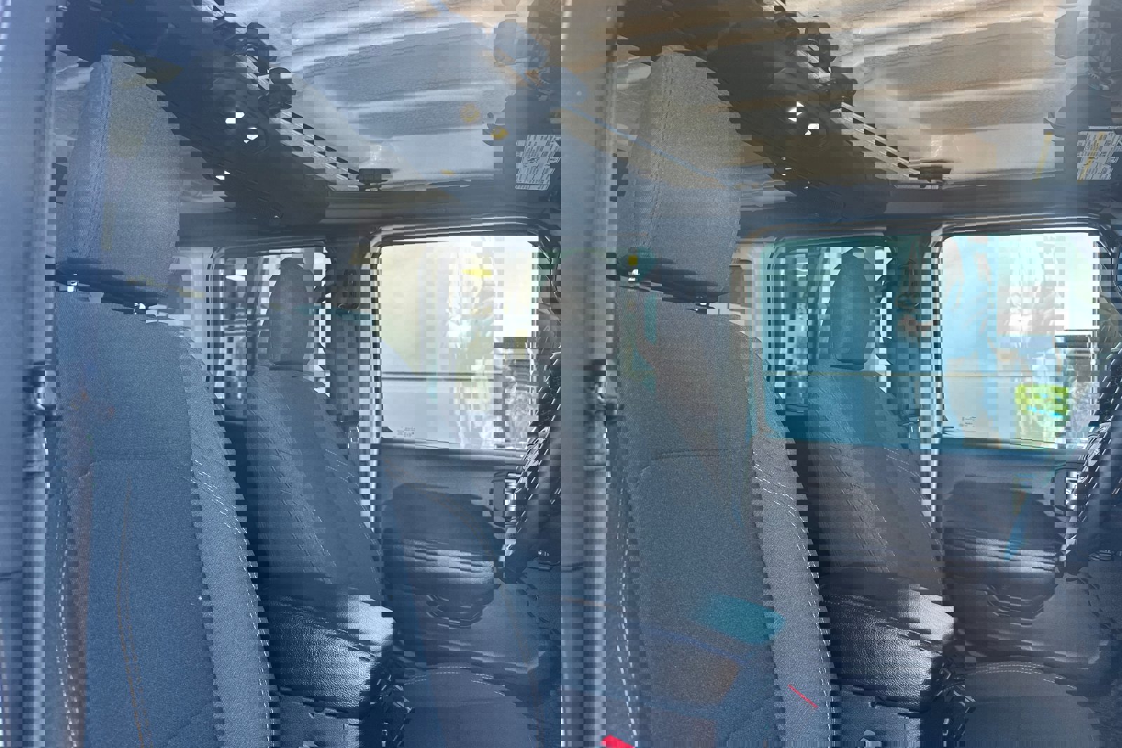 Used 2024 Jeep Wrangler Sport S image 16