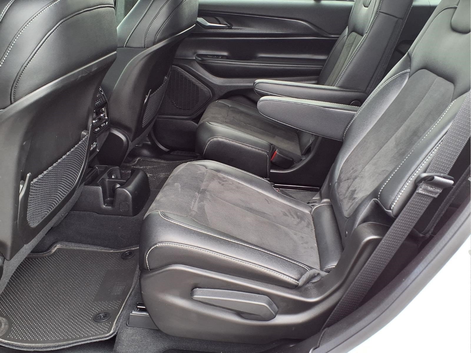 Used 2024 Jeep Grand Cherokee L Laredo AWD/4WD image 13