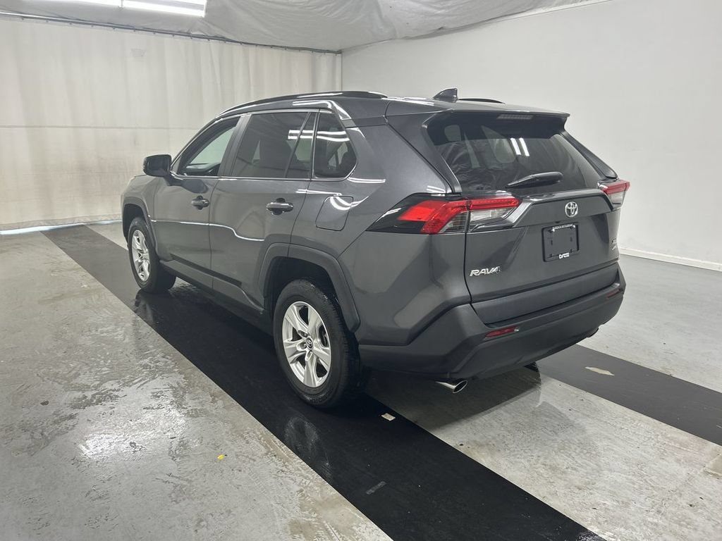Used 2020 Toyota RAV4 XLE AWD/4WD image 7