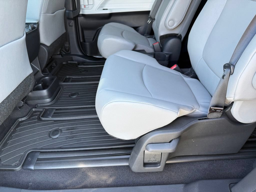 Certified 2026 Toyota Sienna XLE AWD/4WD image 34