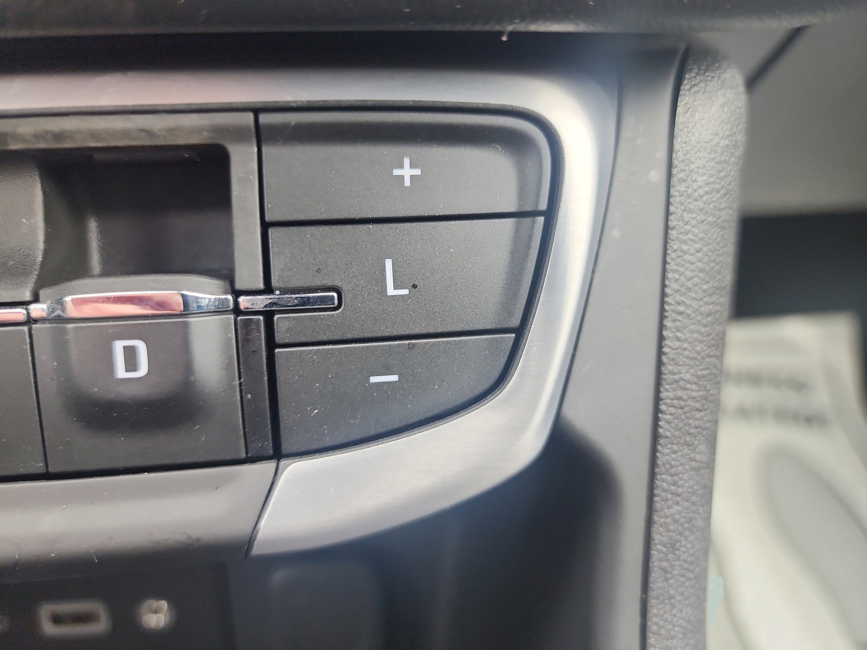 Used 2022 GMC Terrain SLE image 23