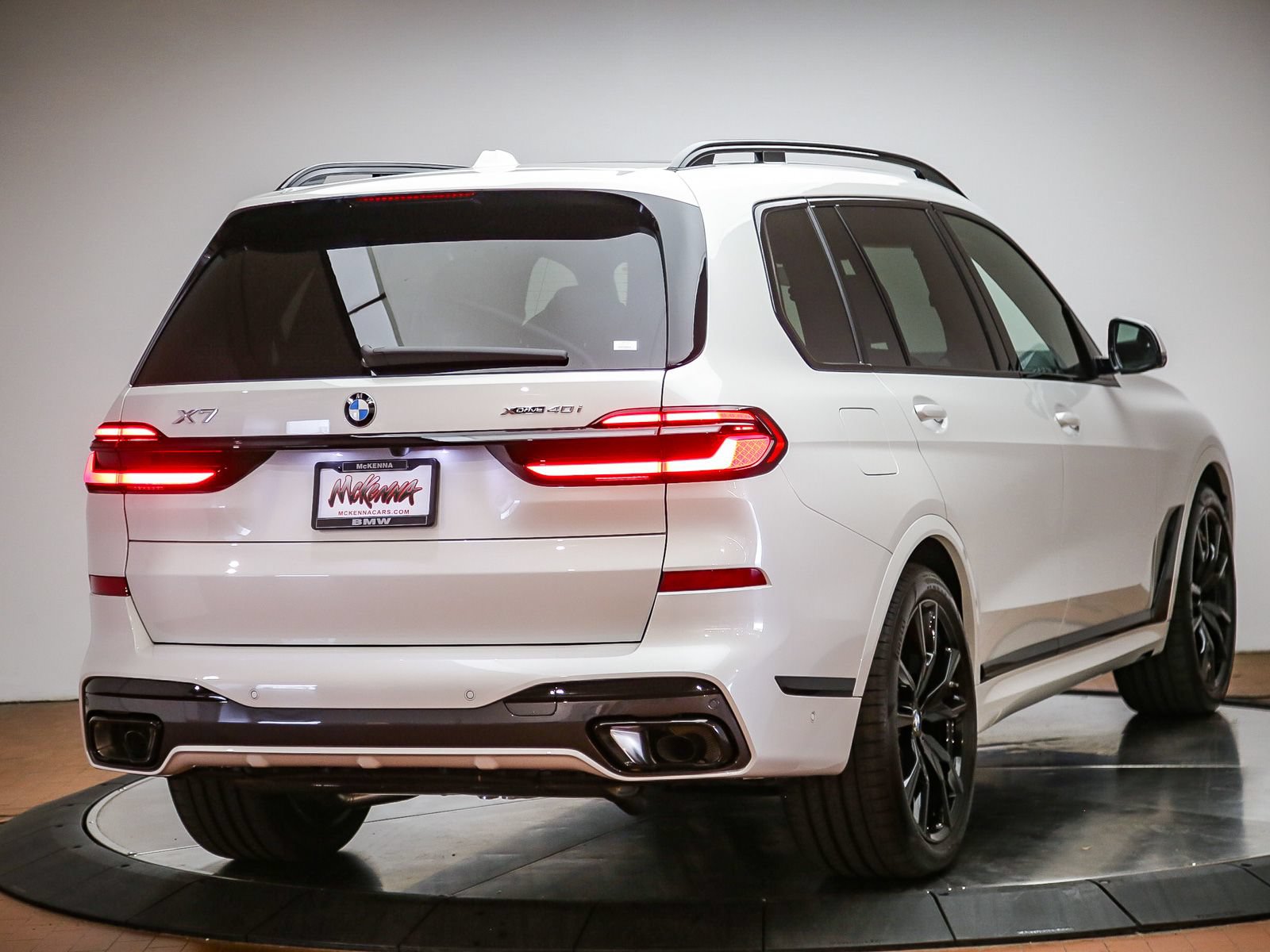 New 2027 BMW X7 xDrive40i w/ M Sport Package AWD/4WD image 5