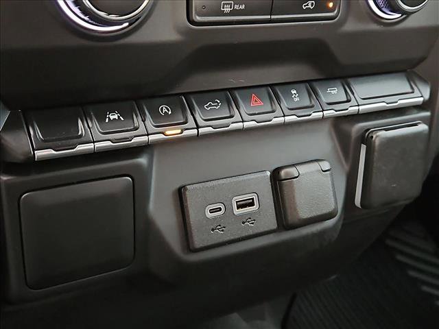 Used 2023 Chevrolet Silverado 1500 Custom image 11