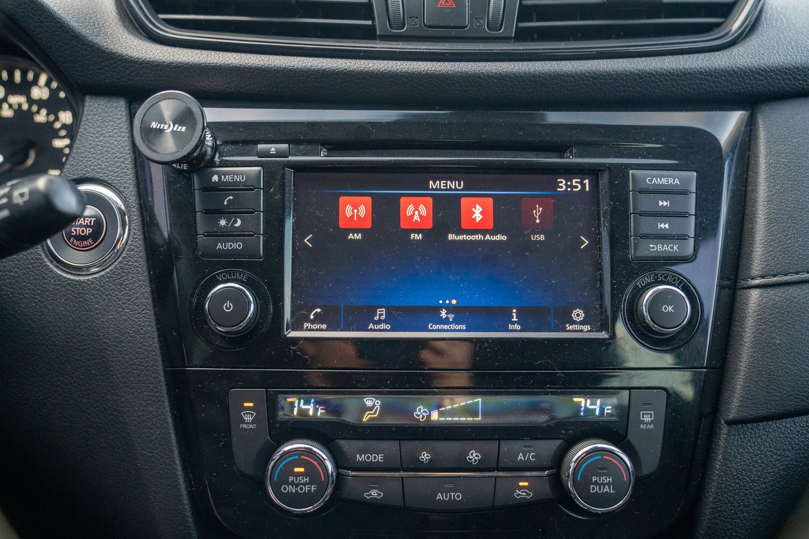 Used 2019 Nissan Rogue SV image 15