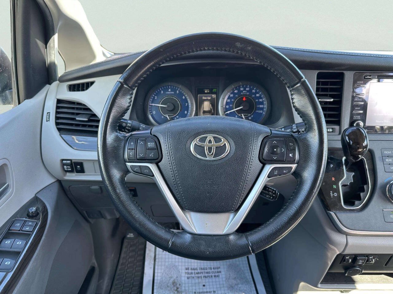 Used 2020 Toyota Sienna XLE FWD image 23