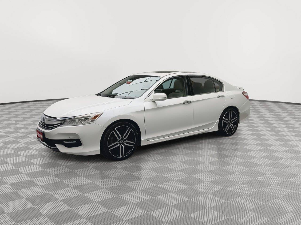 Used 2017 Honda Accord Touring image 34
