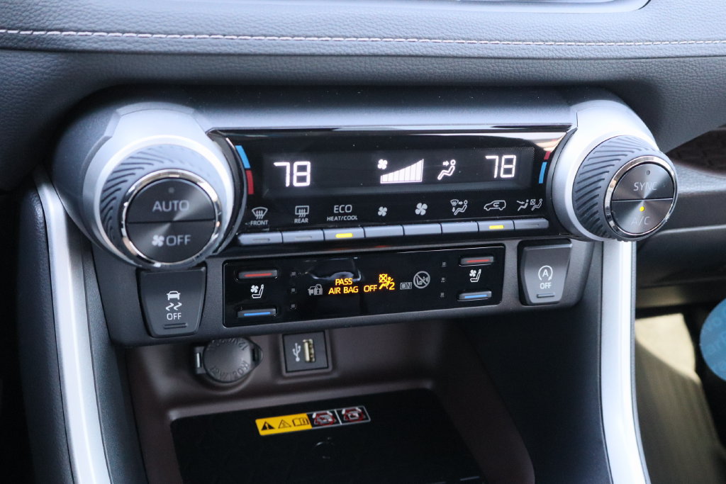 Used 2025 Toyota RAV4 Limited w/ Advanced Technology Package FWD image 17
