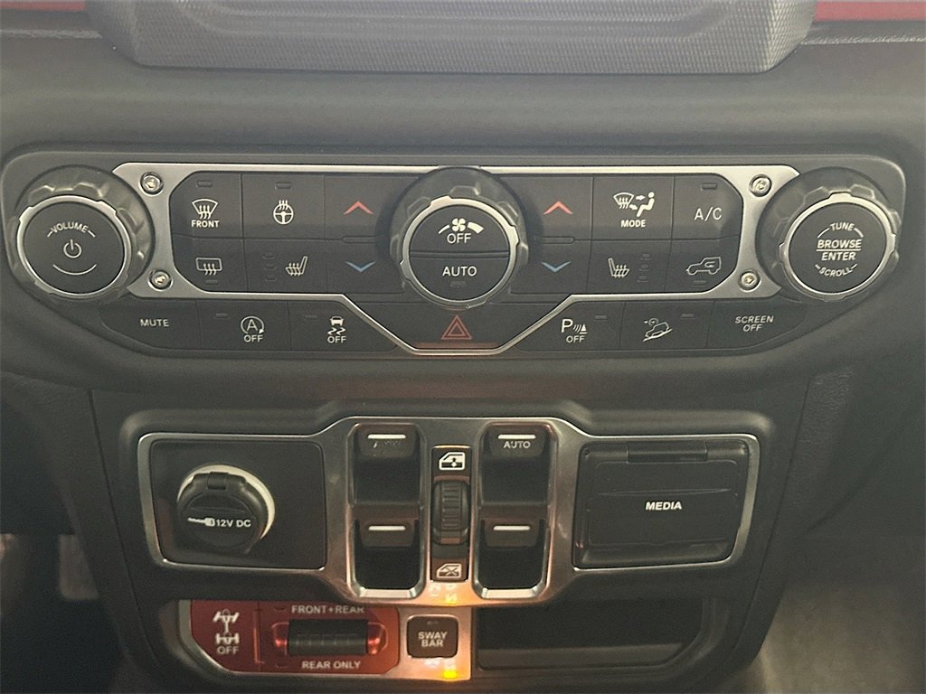 Used 2018 Jeep Wrangler Unlimited Rubicon w/ Safety Group image 16