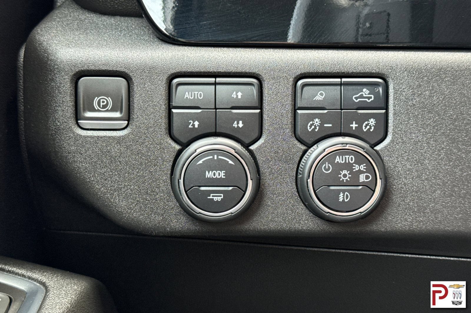 Certified 2023 Chevrolet Silverado 1500 LTZ AWD/4WD image 31