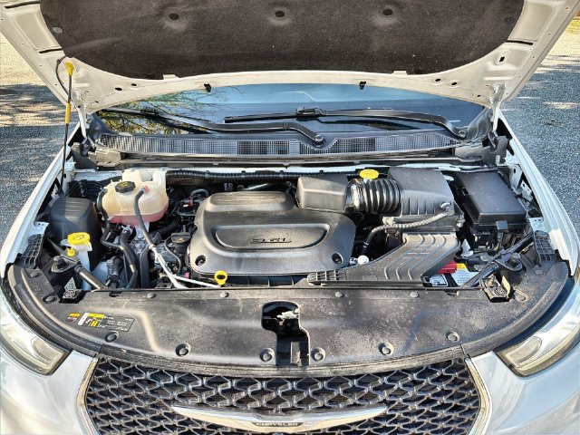 Used 2025 Chrysler Pacifica Select FWD image 27