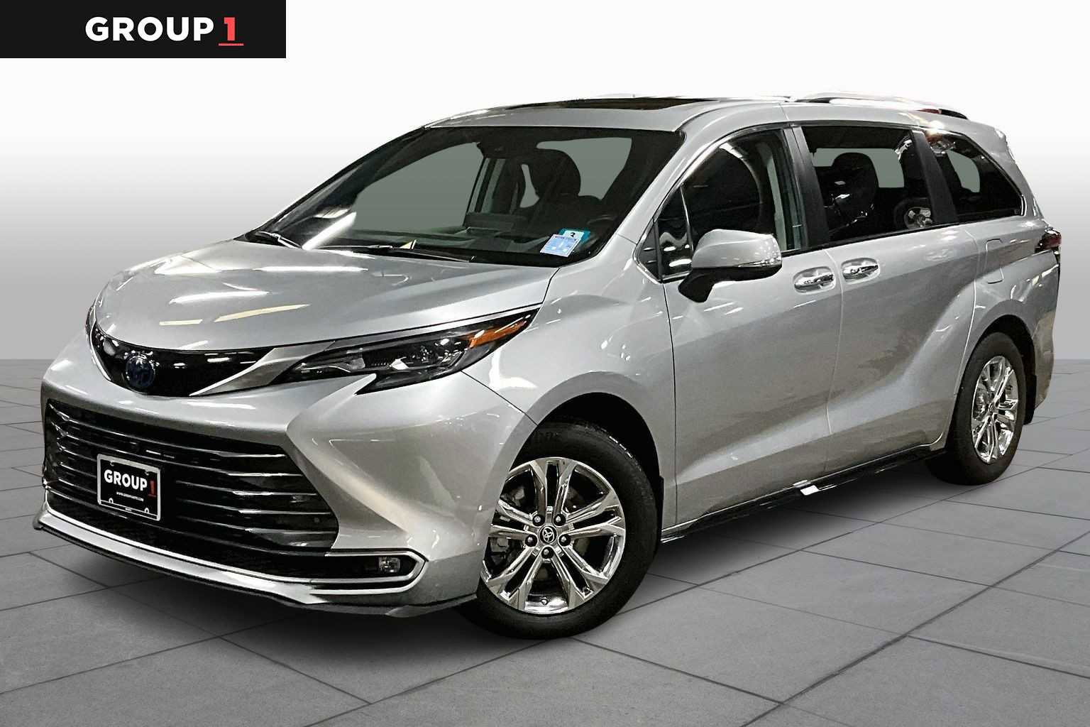 Used 2024 Toyota Sienna Platinum image 1