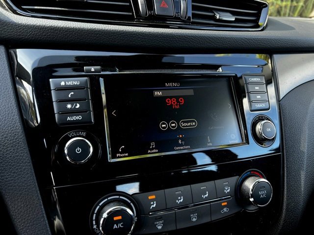 Used 2021 Nissan Rogue Sport S image 41