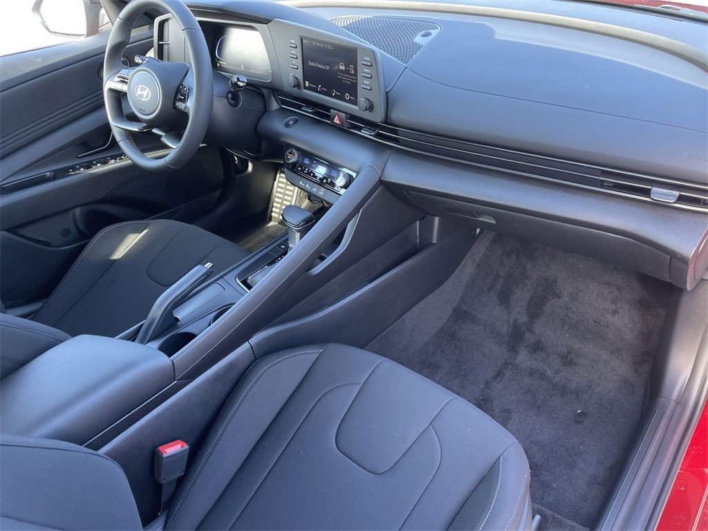 New 2025 Hyundai Elantra Sport image 18