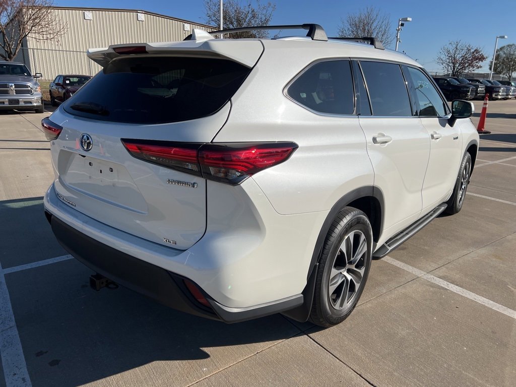 Used 2020 Toyota Highlander XLE image 5