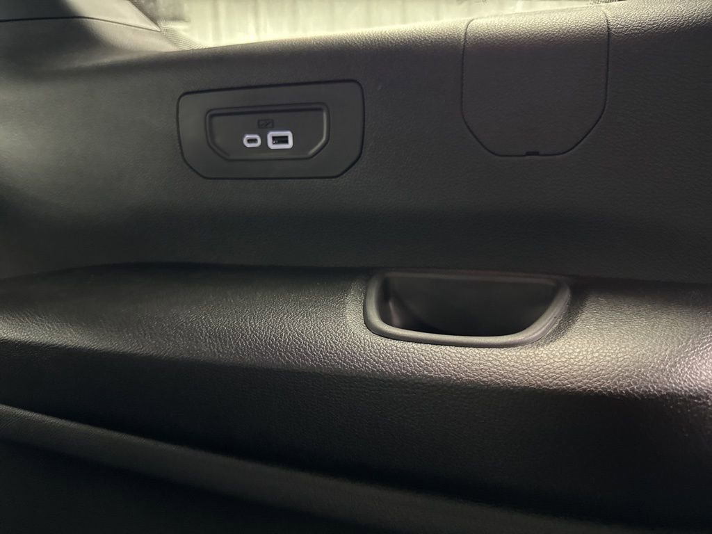 Used 2025 Jeep Grand Cherokee L Limited w/ MOPAR Finishing Package image 12
