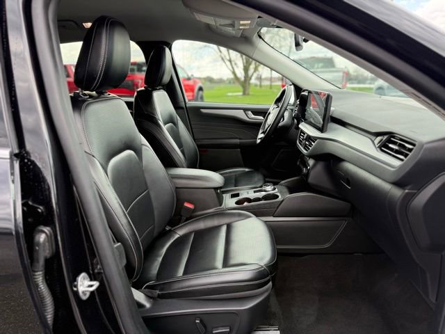 Certified 2024 Ford Escape Platinum AWD/4WD image 19