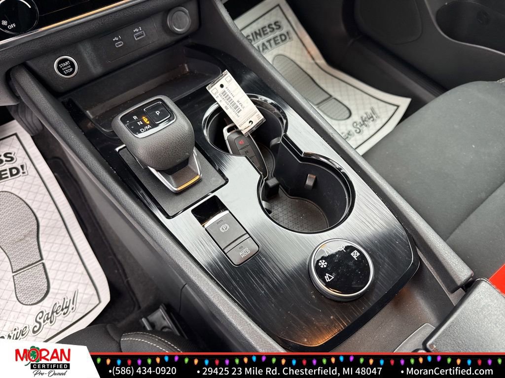 Used 2023 Nissan Rogue S image 16