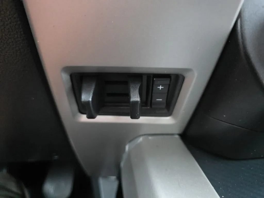 Used 2020 Ford F150 Lariat w/ Equipment Group 502A Luxury AWD/4WD image 31