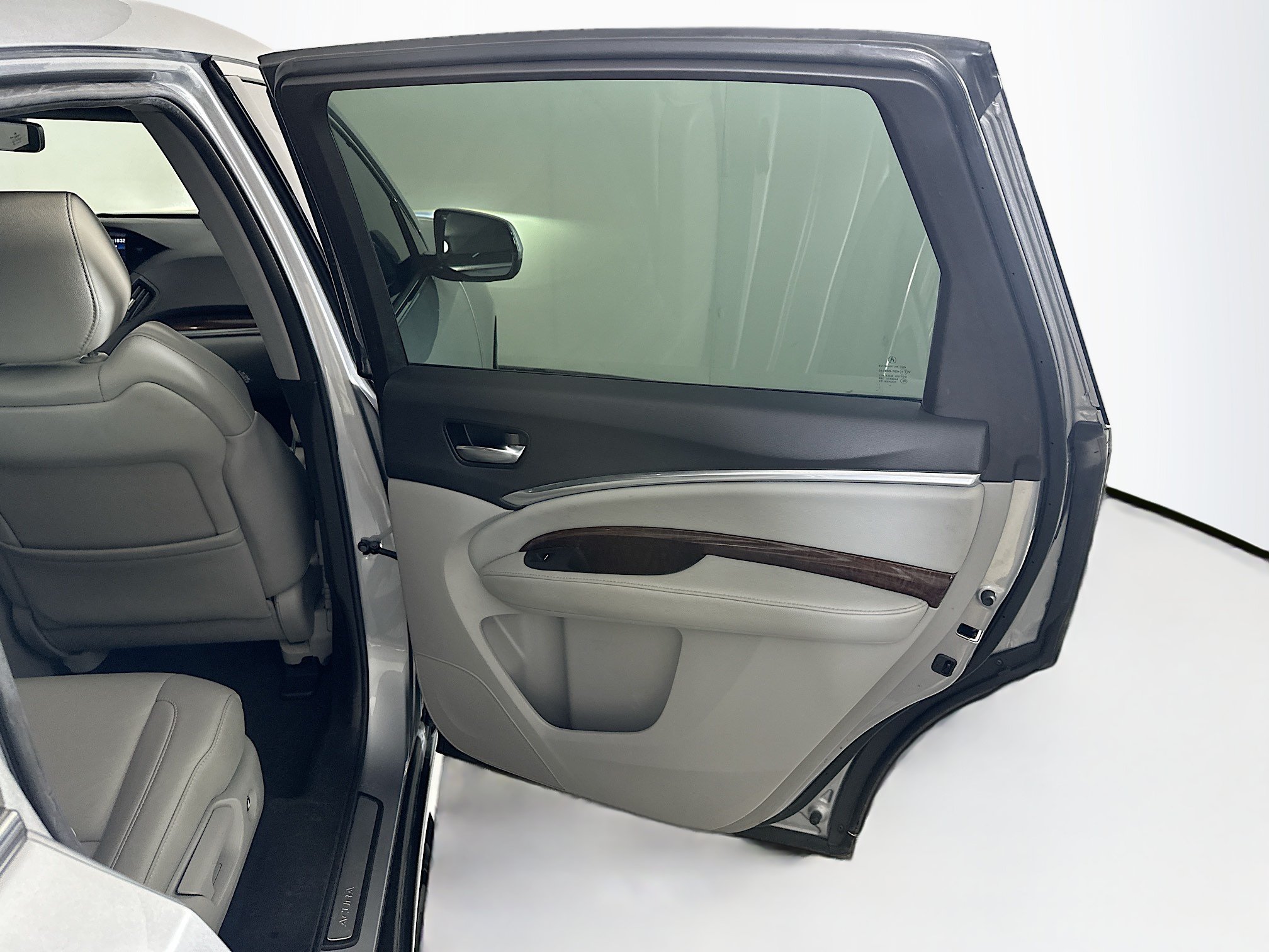 Used 2020 Acura MDX FWD image 32