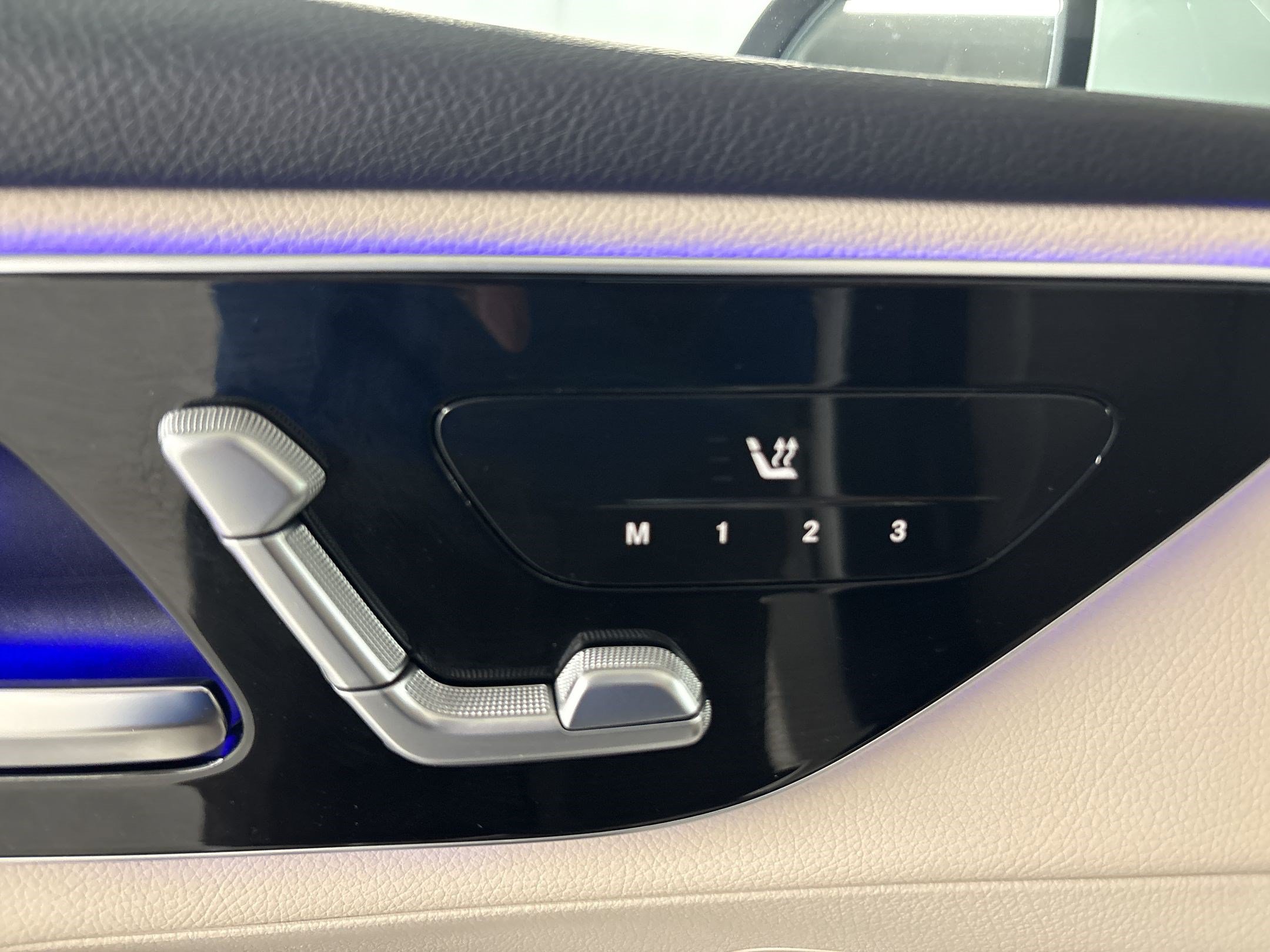 Certified 2025 Mercedes-Benz GLC 350e 4MATIC image 28