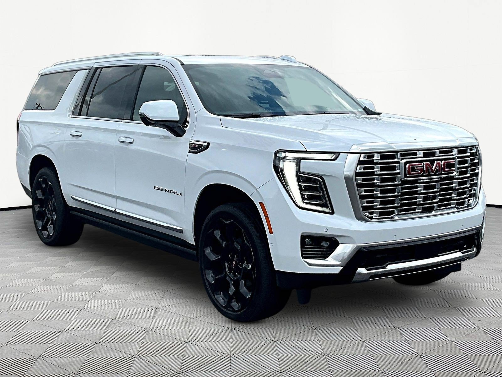 New 2026 GMC Yukon XL Denali w/ Denali Reserve Package AWD/4WD image 3