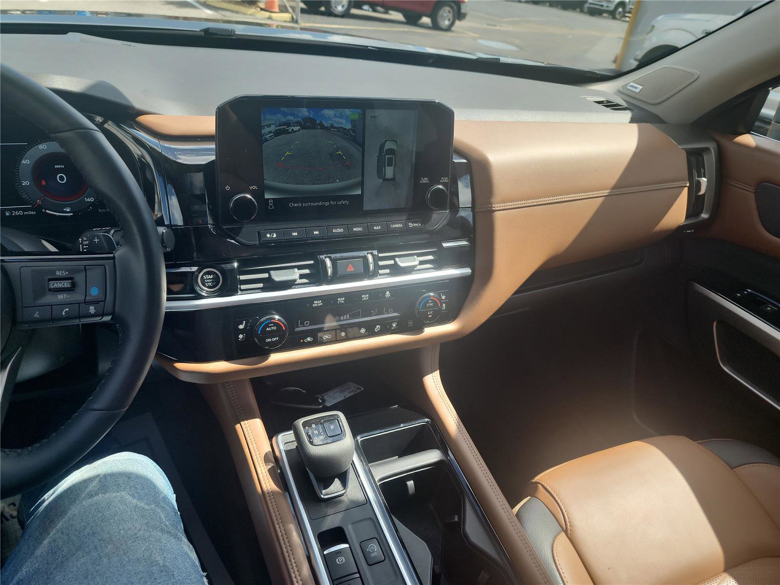 Used 2024 Nissan Pathfinder Platinum w/ Cargo Package image 34