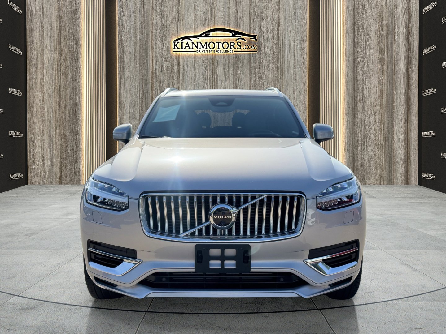 Used 2024 Volvo XC90 T8 Ultimate w/ Lounge Package image 7