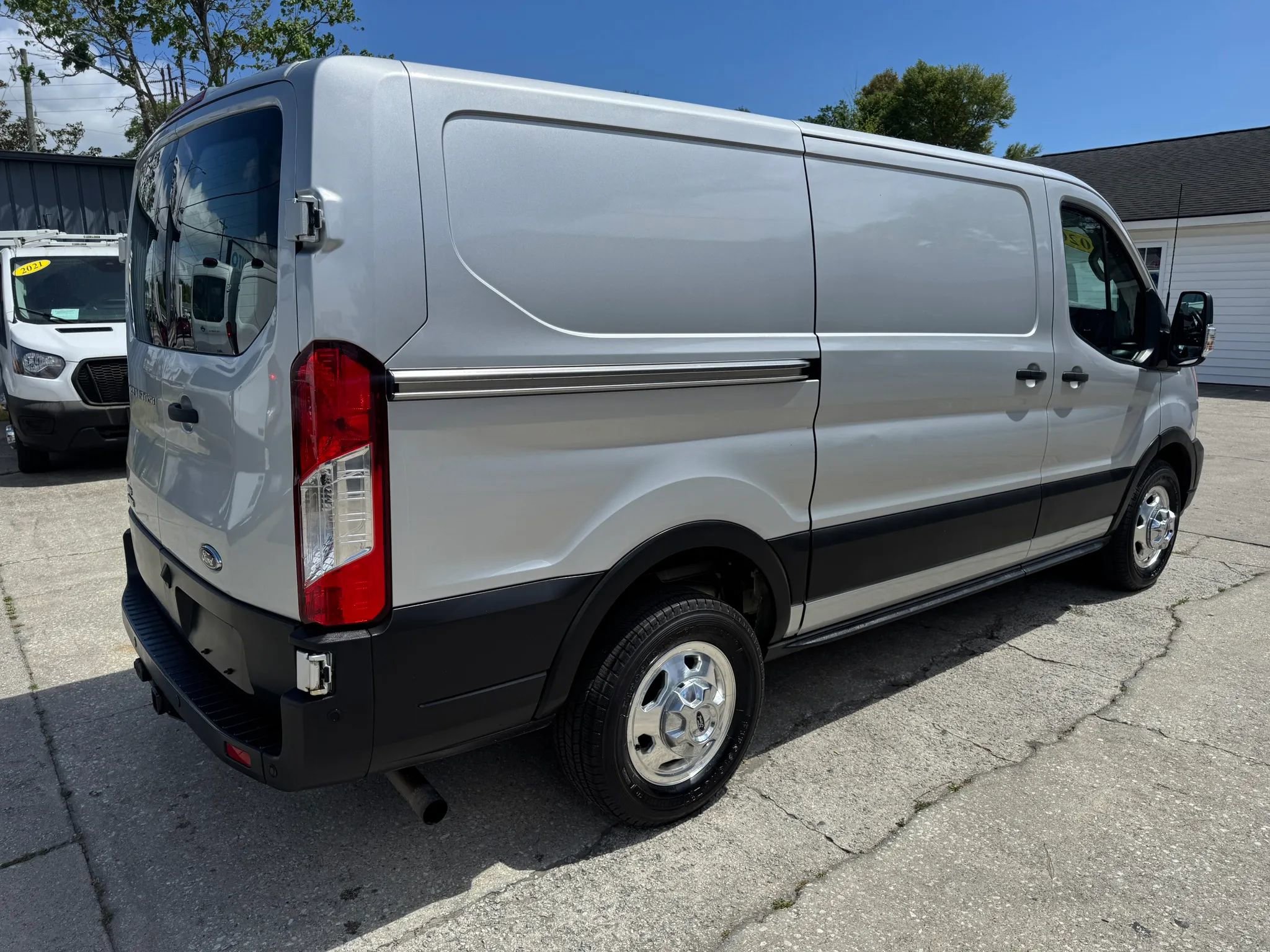 Used 2020 Ford Transit 250 Low Roof AWD image 13