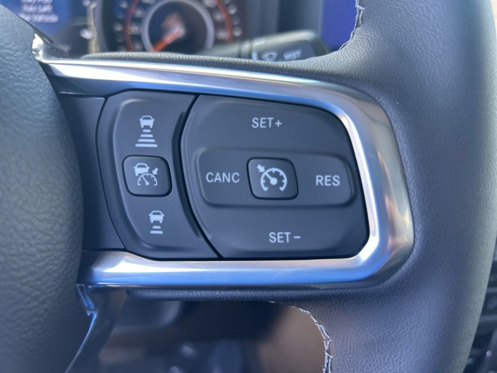 Used 2025 Jeep Wrangler Unlimited Sahara AWD/4WD image 41