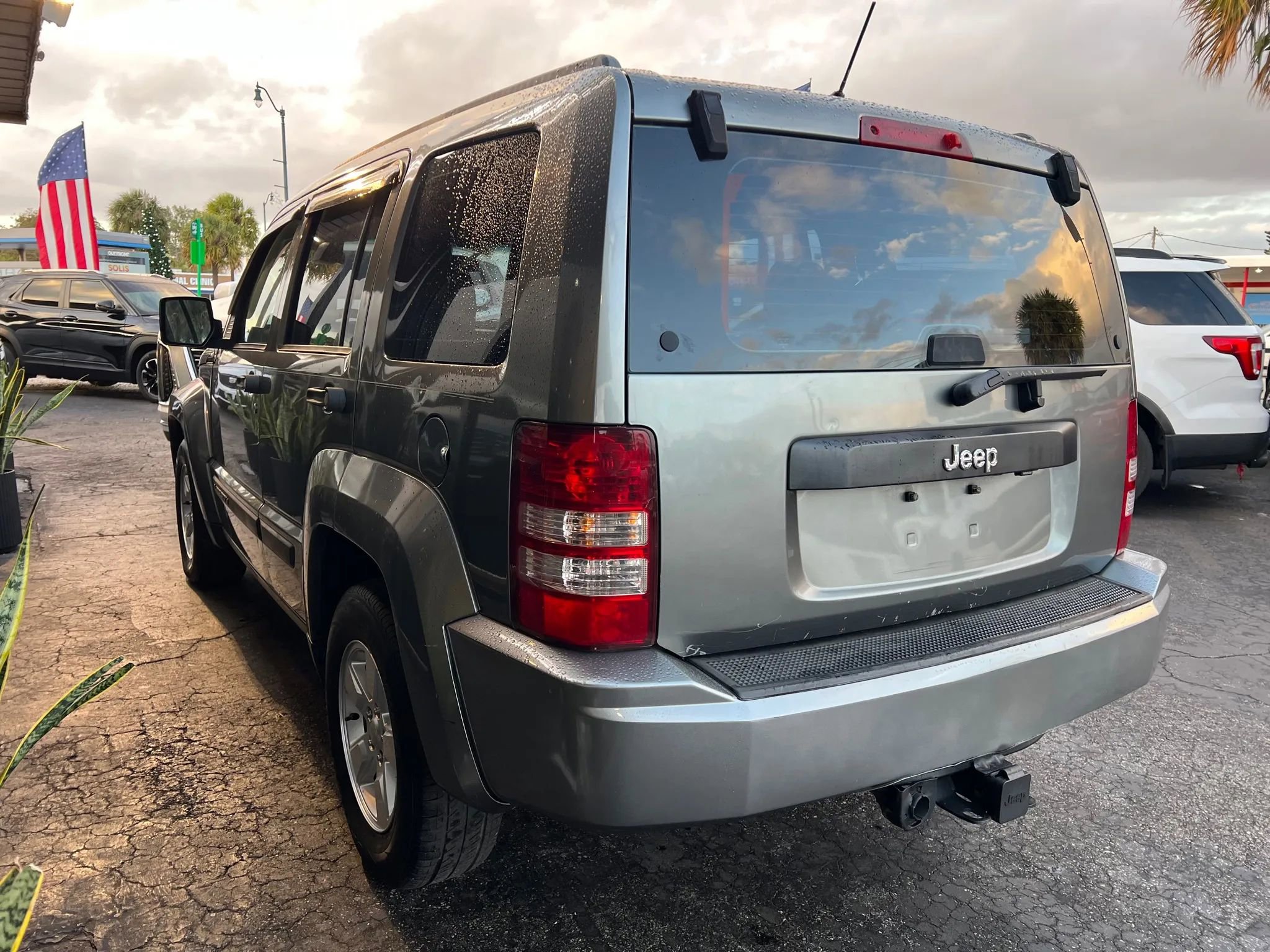 Used 2012 Jeep Liberty Sport image 7