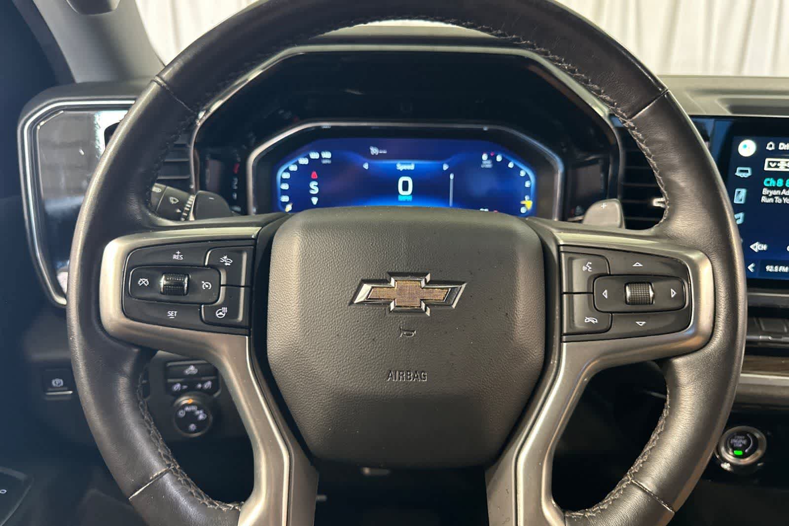 Used 2022 Chevrolet Silverado 1500 LT w/ Z71 Off-Road Package AWD/4WD image 24