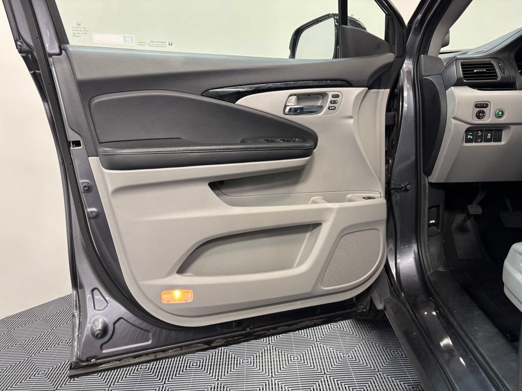 Used 2019 Honda Pilot Touring image 10