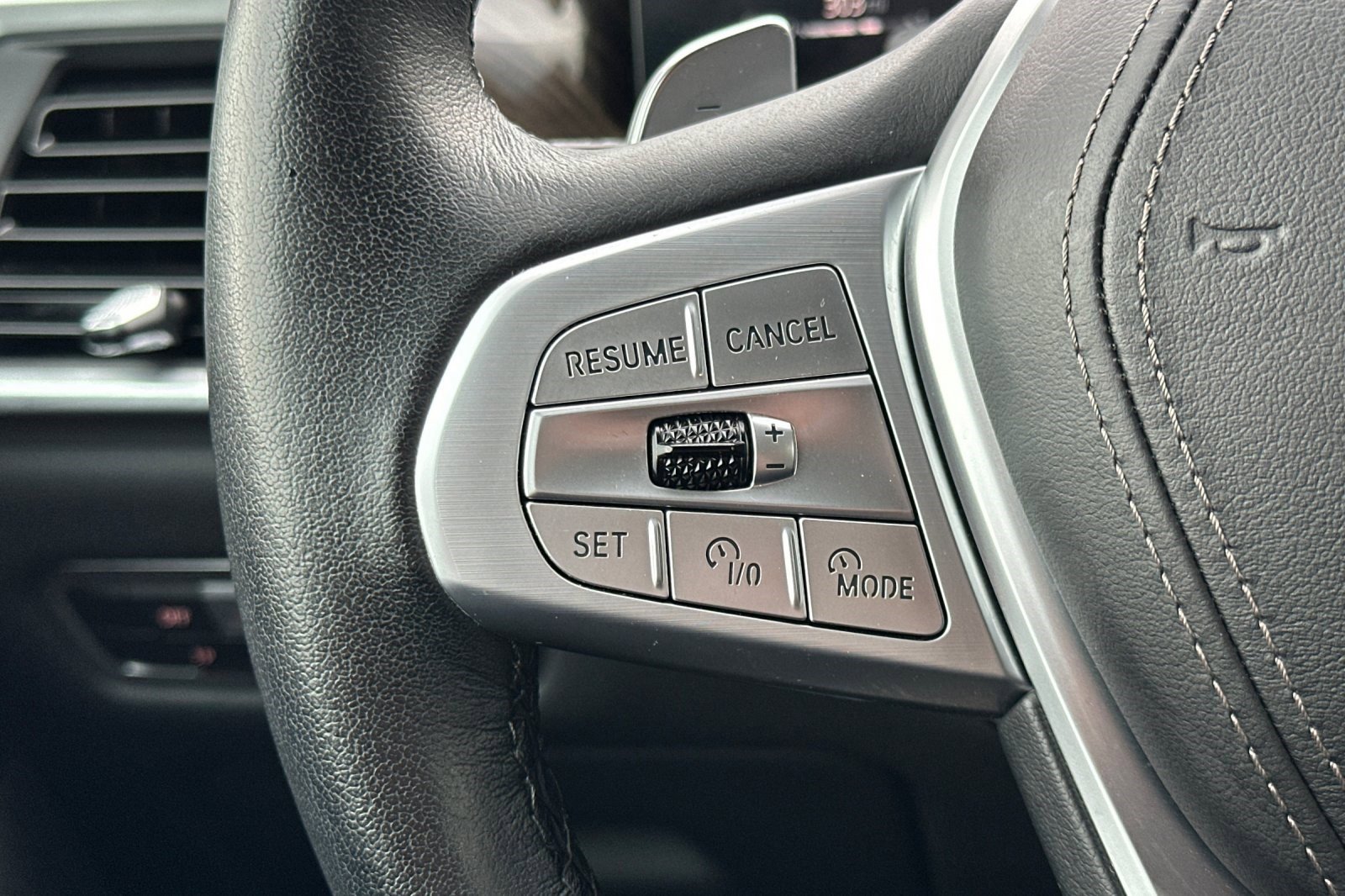 Certified 2023 BMW X7 xDrive40i w/ Premium Package image 30