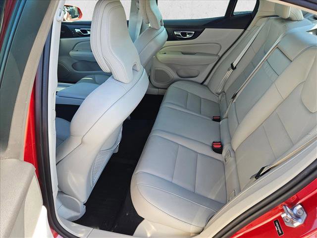 Used 2019 Volvo S60 T5 Momentum w/ Premium Package image 19